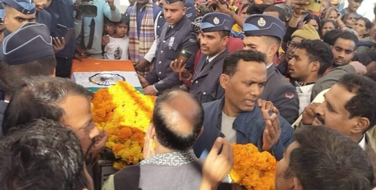 वायु सेना के जवान आत्मा सिंह को नम आंखों से दी गई अंतिम विदाई