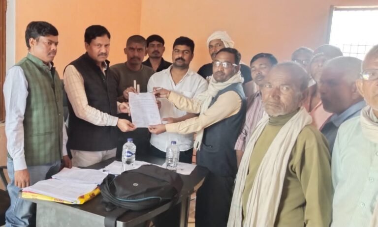 खड़ेहरा में पुलिया बंद करने पर किसानों ने दी आन्दोलन की चेतावनी