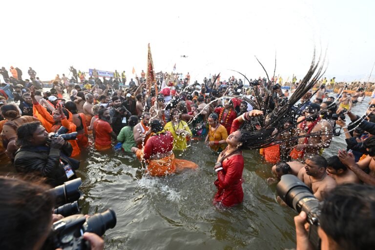बसंत पंचमी महत्वपूर्ण अमृत स्नान यानि शाही स्नान का प्रमुख पर्व होता है।