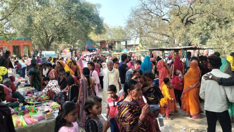 बसंत पंचमी पर श्रीपति ब्रम्ह बाबा मंदिर पर श्रद्धालुओ की उमड़ी भीड़