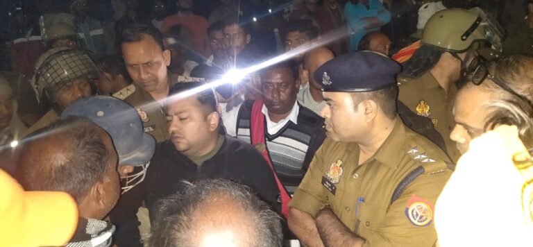 डंफर ने बाइक सवार युवक को रौंदा एक की मौत् दूसरे की हालत गंभीर