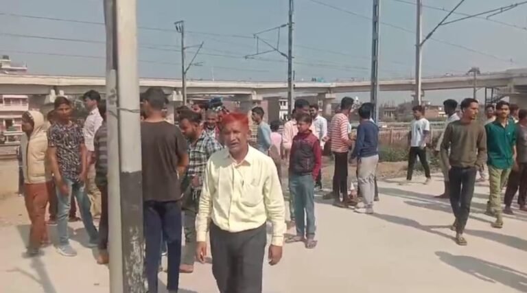 साथ जीने मरने की कसम के साथ प्रेमी युगल ने एक्सप्रेस ट्रेन के सामने कूदकर दे डाली जान