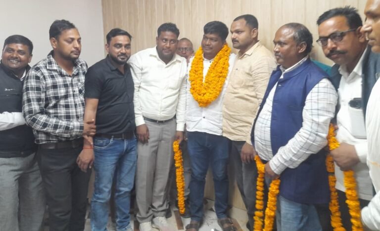 सकलडीहा उपजा के तहसील अध्यक्ष बने चन्द्रजीत पटेल,सोनू