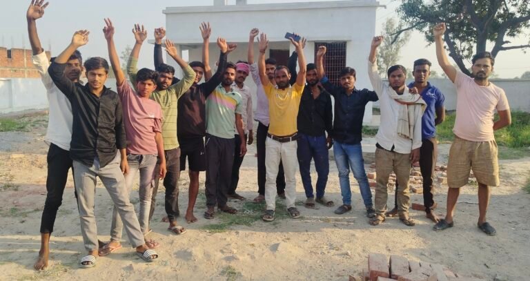 चार दिन से पेयजल आपूर्ति बंद होने से कस्बावासियों में आक्रोश किया प्रदर्शन विरोध