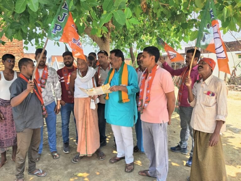 मोदी योगी की सरकार ने हर वर्ग का बढाया दिया सम्मान
