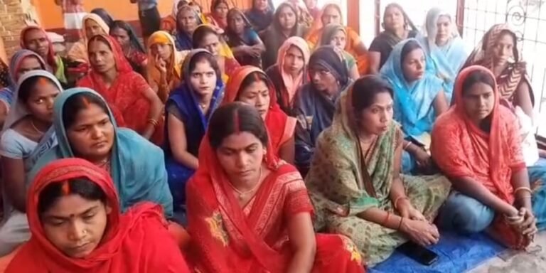 समूह की महिलाओ को वित्तीय साक्षरता के लिये किया जागरूक