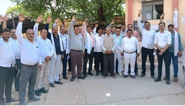 जम्मू कश्मीर के पहलगाम में हुई पर्यटकों की हत्या पर फूटा आक्रोश