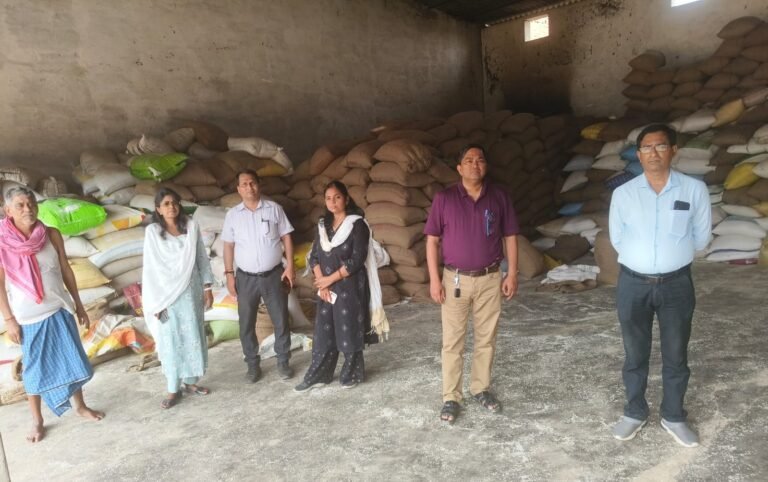 बगैर परमिशन संचालित आढ़तियों के खिलाफ टीन ने किया छापेमारी