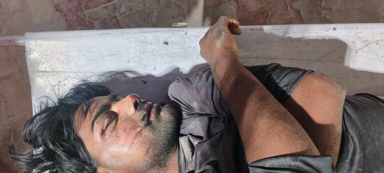 बाइक अनियंत्रित हो जाने से दो युवक गिरकर जख्मी