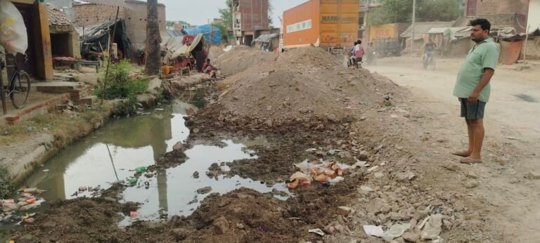 एक माह में सौ मीटर नाला और रास्ते का नहीं हो पाया निर्माण