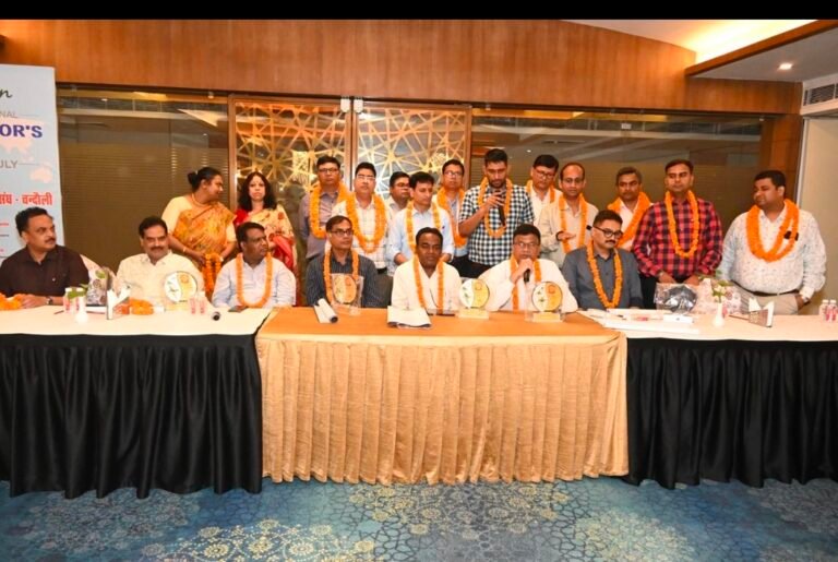 प्रांतीय चिकित्सा सेवा संघ के पदाधिकारियो को सीएमओ ने दिलाया शपथ