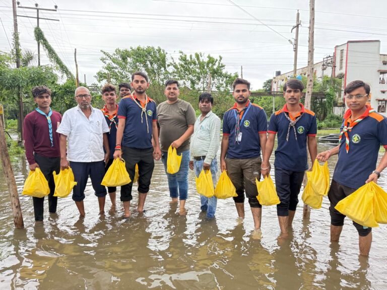 भारी बारिश से रेल कॉलोनियों में जलभराव