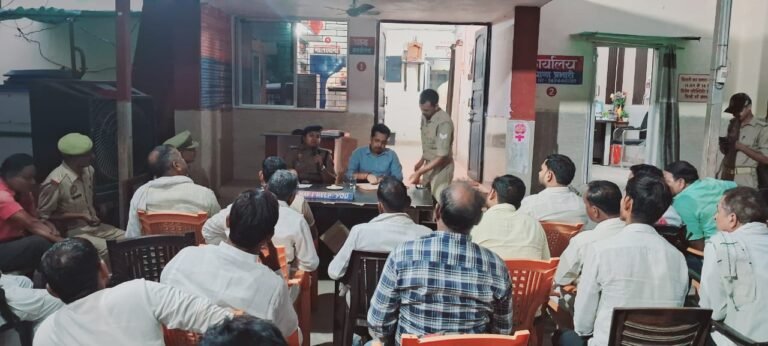 डाला छठ महापर्व से पूर्व घाटों की साफ सफाई और लगाये बैरियर