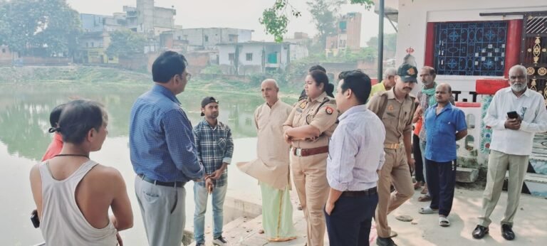 डाला छठ महापर्व को लेकर सकलडीहा सरोवर की शुरू हुई साफ सफाई