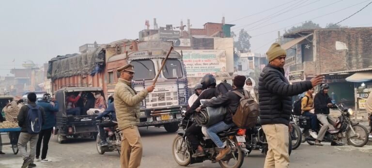 सकलडीहा में जाम छुड़ाने में कोतवाली पुलिस की छुटे पसीने