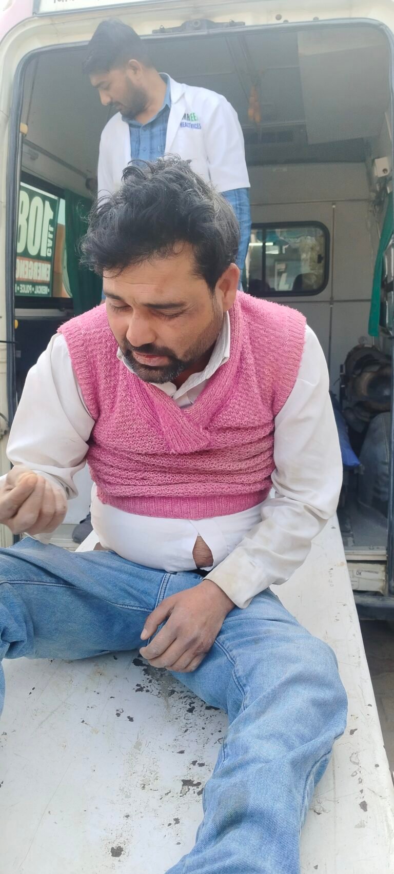 आमने-सामने बाइक की टक्कर होने से अलग-अलग तीन घायल