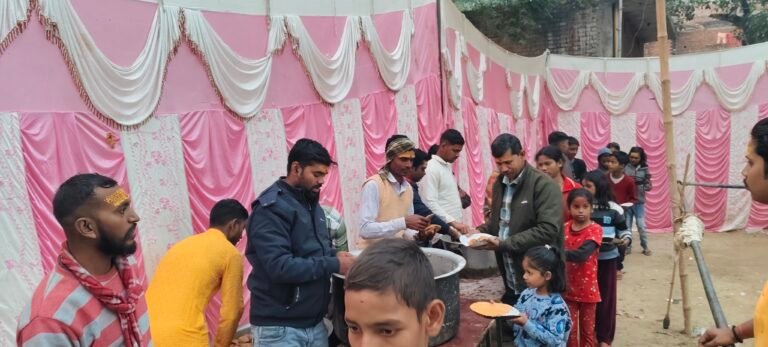 प्रजापति संगठन की ओर से हुआ भंडारा में सैकड़ों ने चखा प्रसाद