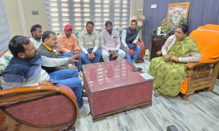 स्वतंत्रता सेनानी की स्मृति में मूर्ति और गेट निर्माण की मांग