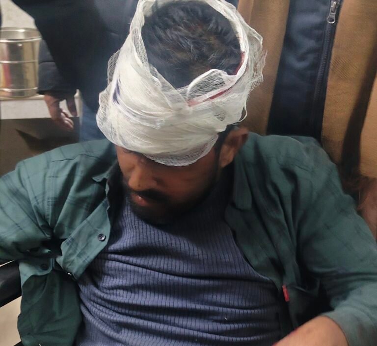 अज्ञात वहां की टक्कर से दो युवक गंभीर रूप से घायल