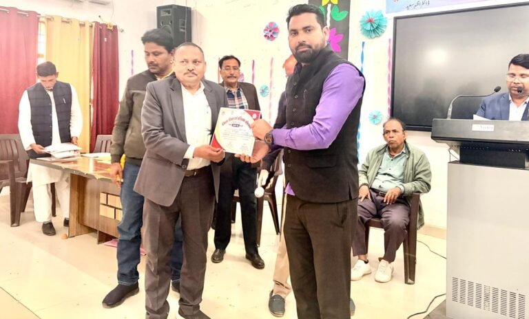डायट पर तीन दिवसीय उर्दू भाषा प्रशिक्षण कार्यक्रम संपन्न