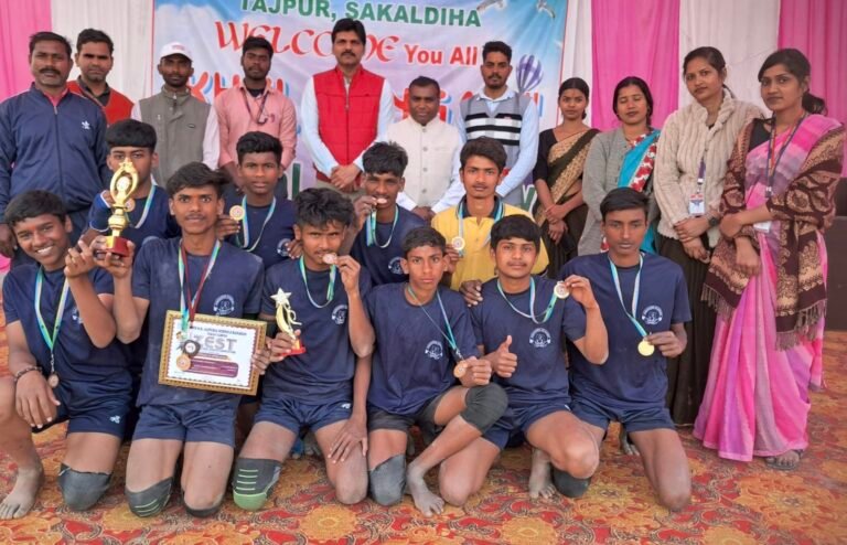 ताजपुर की टीम ने कबड्डी और क्रिकेट प्रतियोगिता में बना विजेता
