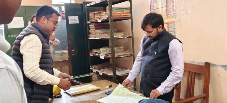 पेयजल आपूर्ति बंद होने पर डीएम ने विभाग के अधिकारियों को किया तलब
