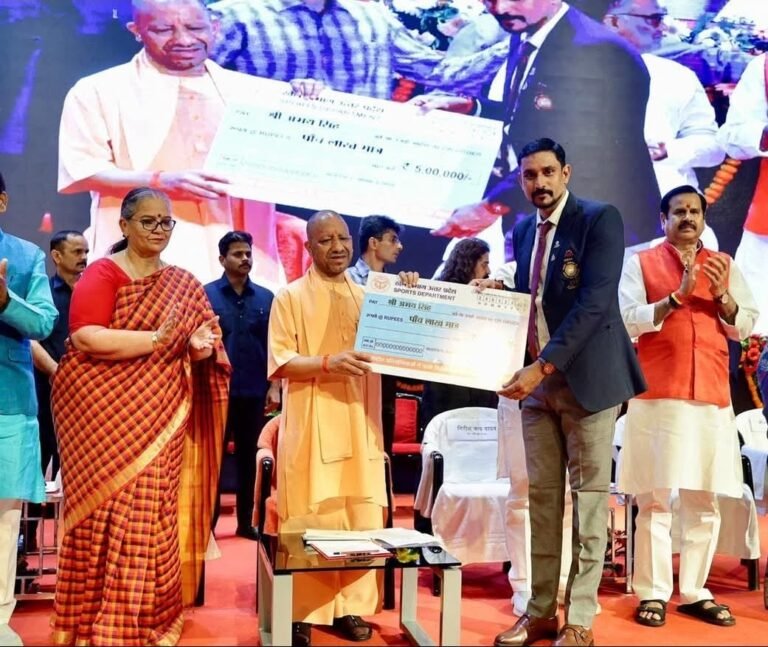 धरहरा के अर्न्तराष्ट्रीय खिलाड़ी अभय सिंह को सीएम ने किया सम्मानित