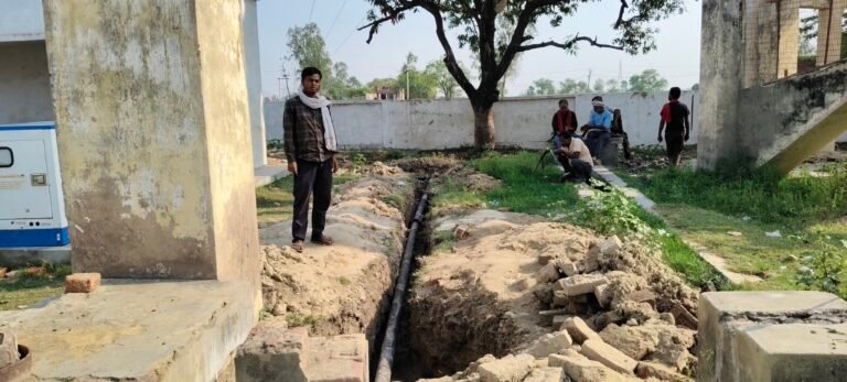 पेयजल पाइप मरम्मत कार्य ठप होने से समस्या गहराया