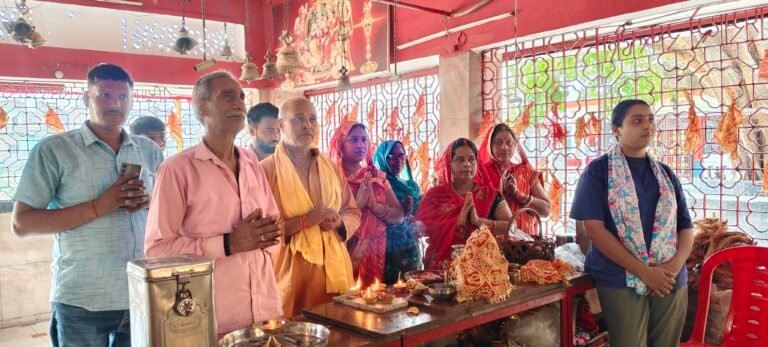 कात्यायनी देवी का दर्शन कर निहाल हुए भक्तजन लगाया जयकारा