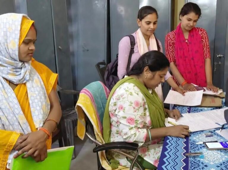 नवनियुक्त सहायिकाओं को दायित्वों की मिली जिमेदारी