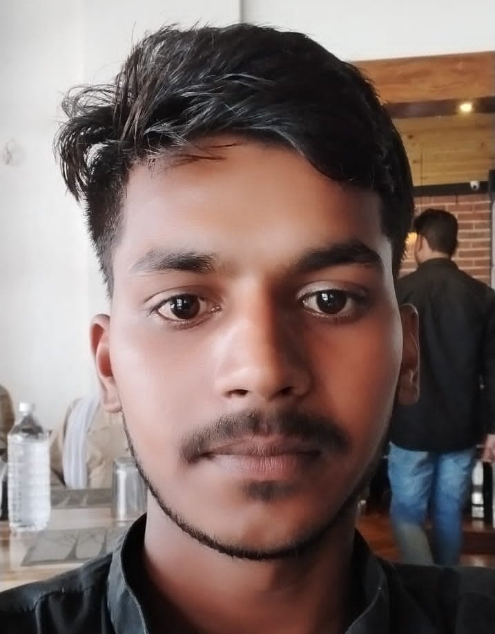 आमने-सामने बाइक की टक्कर हो जाने से एक बाइक सवार की मौत
