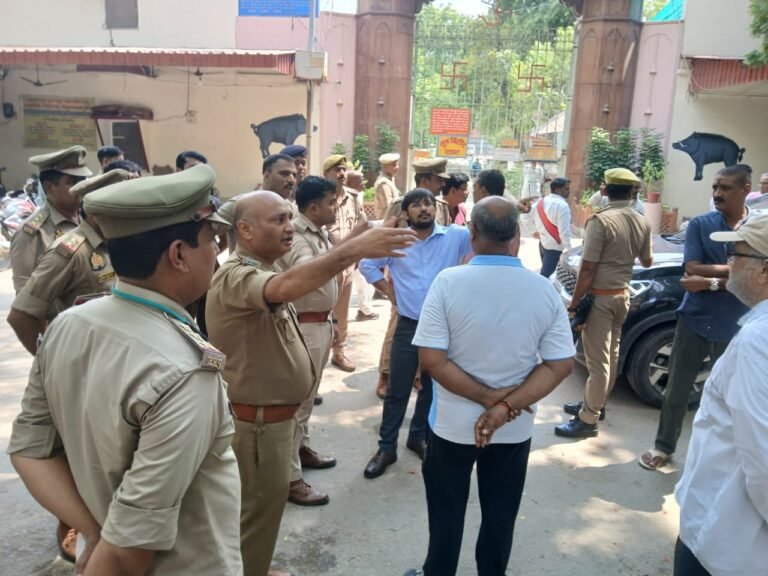 पड़ाव स्थित अवधूत भगवान राम आश्रम में गुरु पूर्णिमा उत्सव की तैयारियां तेज, प्रशासन ने लिया जायजा