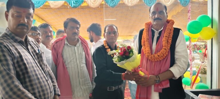 व्यापारियों और नौजवानों के हित की लड़ाई लड़ती है सपा : विधायक