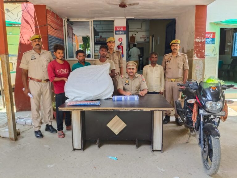 रेलवे की सिग्नल केबल चोरी करने वाले तीन चोर कबाड़ी समेत गिरफ्तार