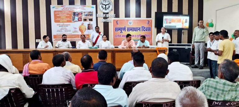 तहसील दिवस में मौके पर ही एसडीएम ने तीन समस्याओं का कराया निस्तारण