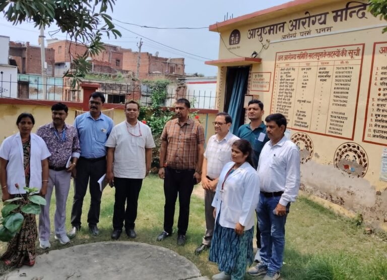 आयुष्मान आरोग्य मंदिरों का SRM टीम ने किया भ्रमण, स्वास्थ्य सेवाओं की समीक्षा