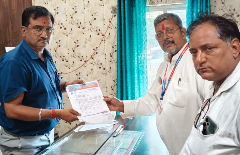 जनसमस्याओं को लेकर विकास अधिकारी से की गई कार्रवाई की मांग